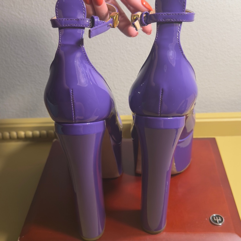 Valentino Garavani Go-155 Violet Pump - Picture 7 of 14